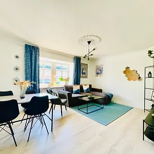 Aday - Modern 2 Bedroom Charming With Public Parking Lejlighed